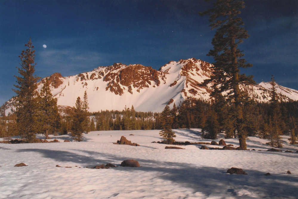 Adventures with Apple : Lassen Volcanic National Park — ciderpress lane