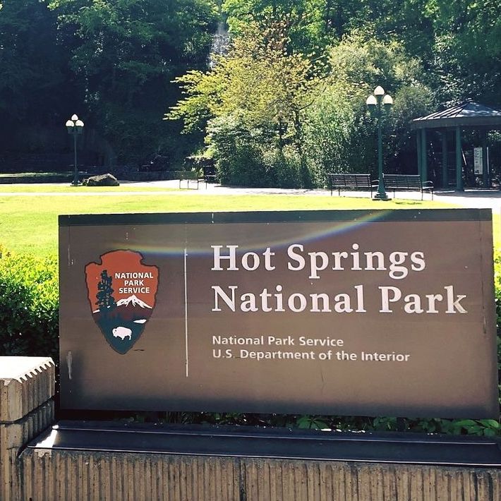 An entrance sign in Hot Springs National Park. NPS photo.