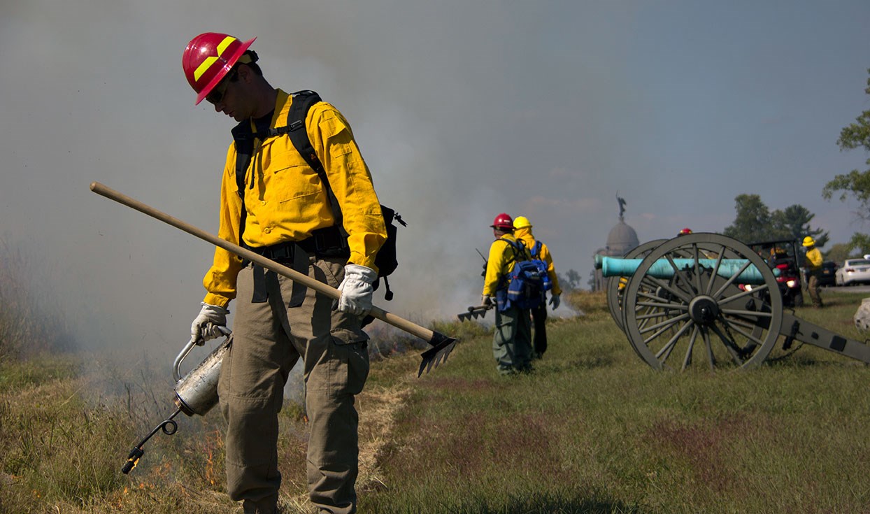 lt= prescribed fire to preserve historic battlefield