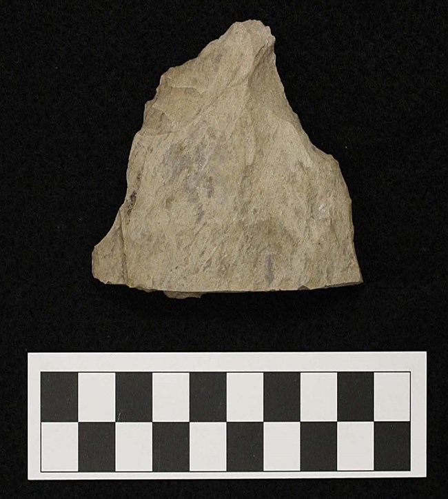 Stone tool made of grey quartzite