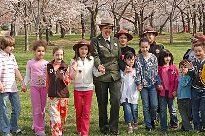 How to Navigate D.C's National Cherry Blossom Festival with Kids