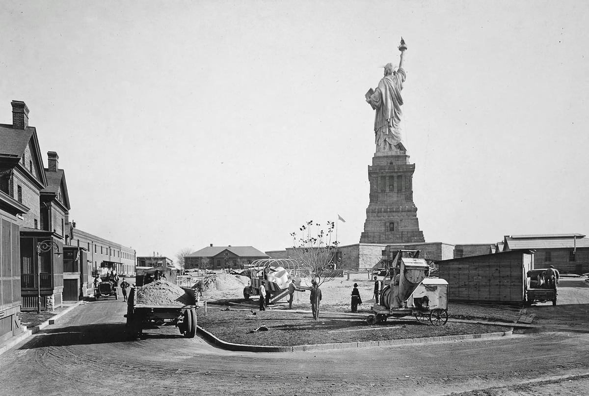 New York City Skyline Black & White Panoramic Wall Decor - Lower Manhattan,  Liberty & Ellis Islands