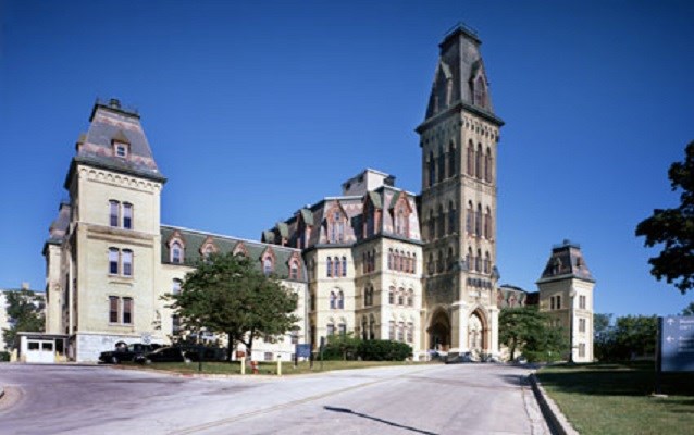 Northwestern Branch: Milwaukee, Wisconsin, image of large building