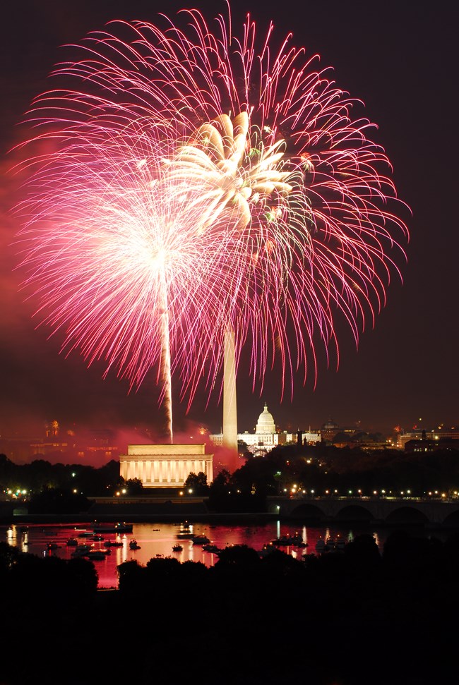 Fireworks Washington Dc Fourth Of July Celebration U S