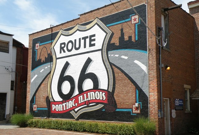 Route 66 Mural on brick wall. CC0