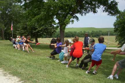 kids playing tug of war