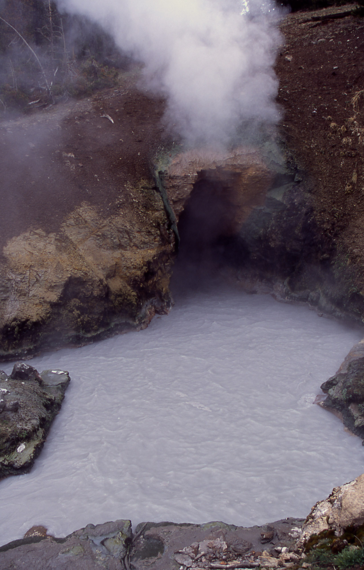 Dragon's Mouth hot spring