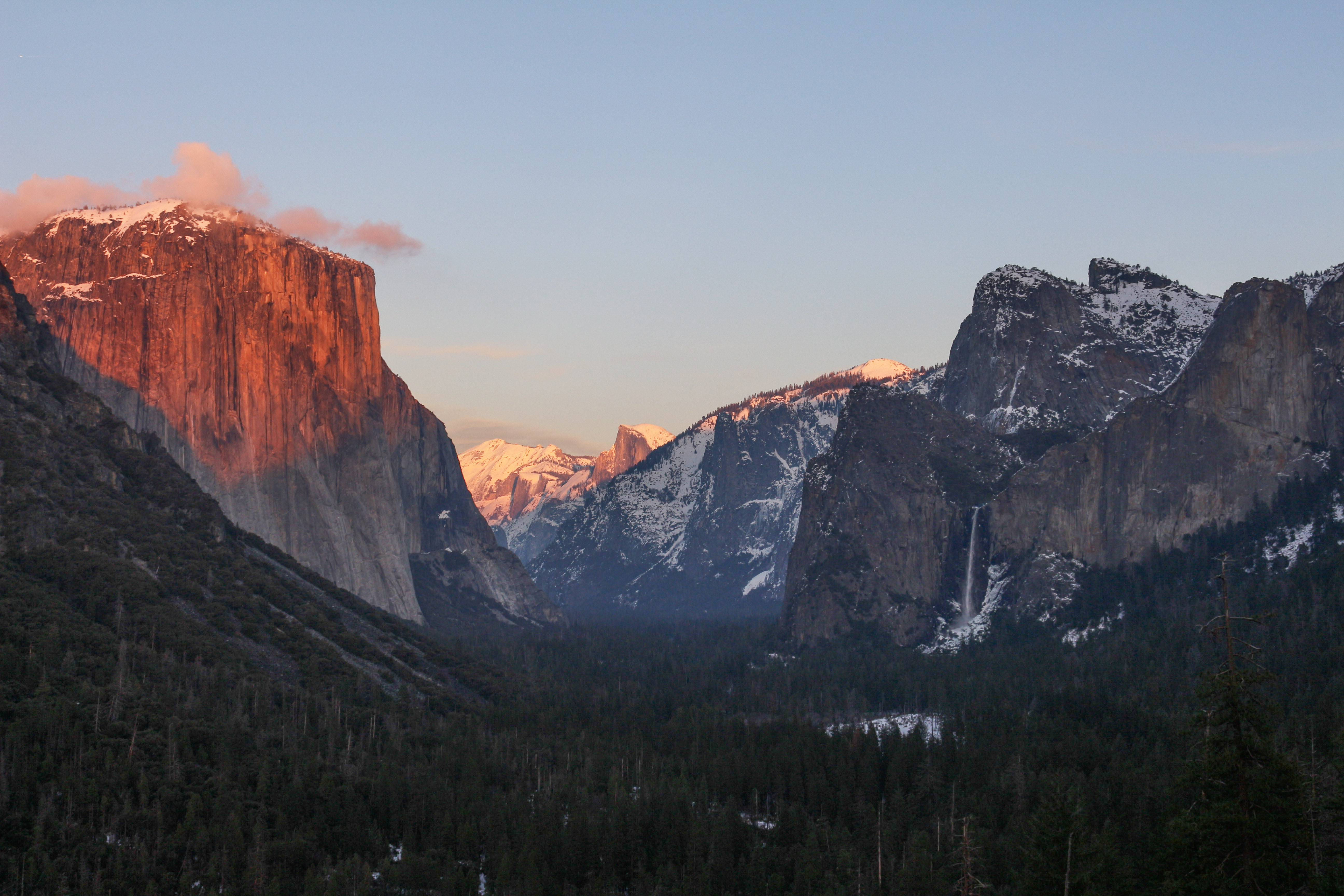 Apple  OS X 1010 Yosemite      iOS